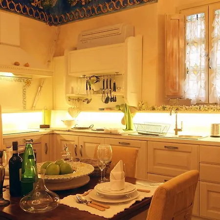 Decameron House Apartman